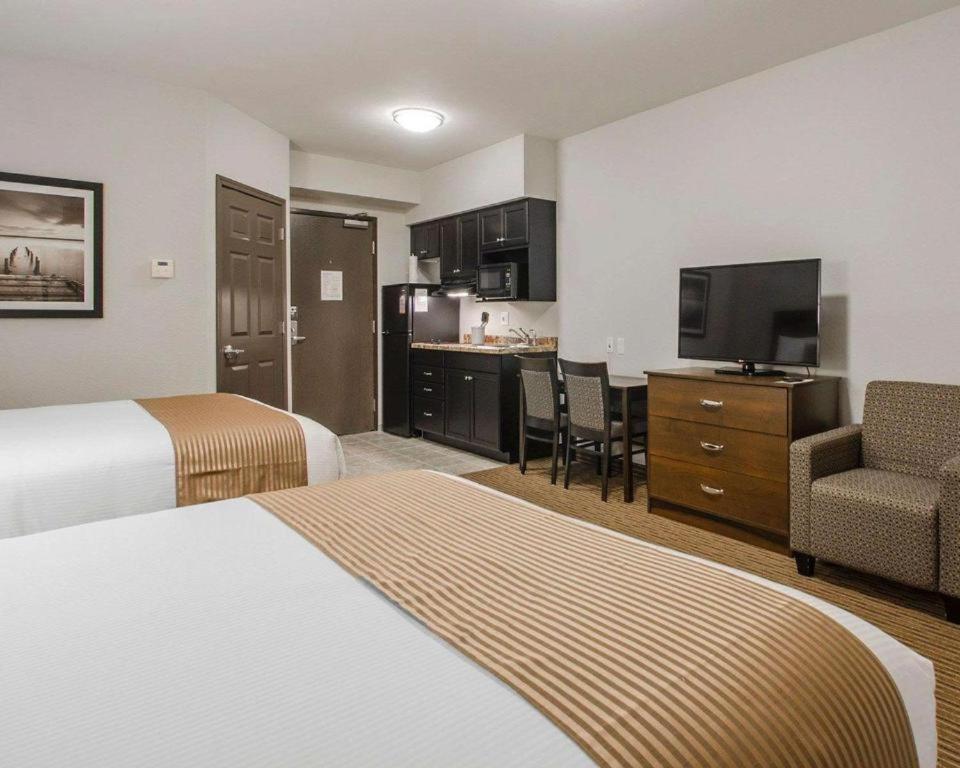 Royal Suites Estevan Exterior foto